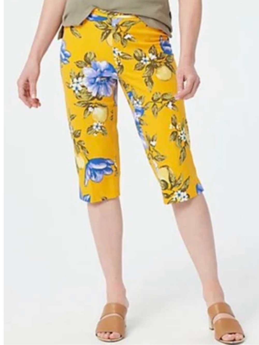 NWOT Isaac Mizrahi Plus Size Yellow Floral Capri Pants Shorts 🩳 Lemons Flowers